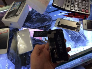 Illustration for article titled This Is What Happens To Your Discarded iPhone